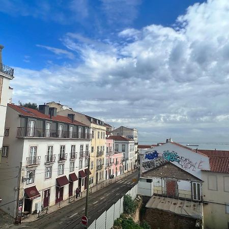 Discover Lisbons History - Stylish Apartment In Alfama Buitenkant foto